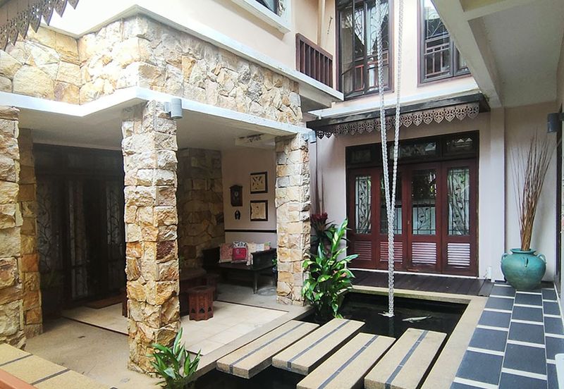 Lovely tropical garden with koi pond bungalow home with 24 hours gated guarded security system