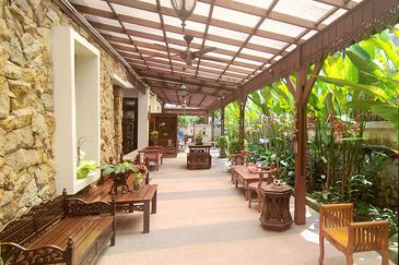 Lovely tropical garden with koi pond bungalow home with 24 hours gated guarded security system