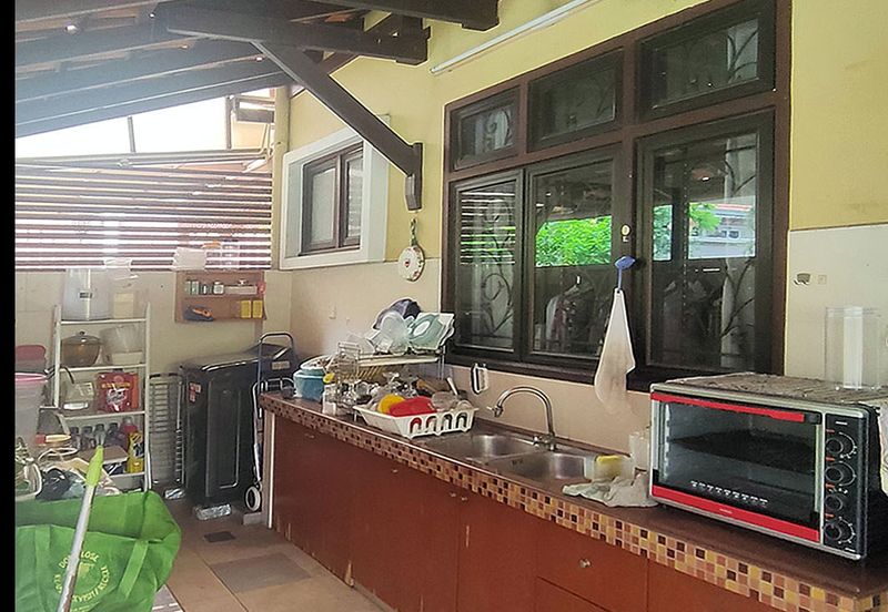 Lovely tropical garden with koi pond bungalow home with 24 hours gated guarded security system