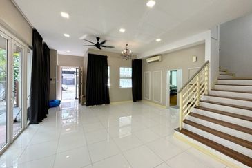 24 hours guarded community with spacious living space