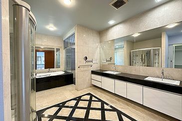 24 hours guarded community with spacious living space