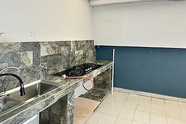 24 hours guarded community with spacious living space