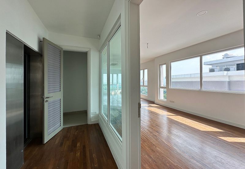 Rafflesia @ The Hill