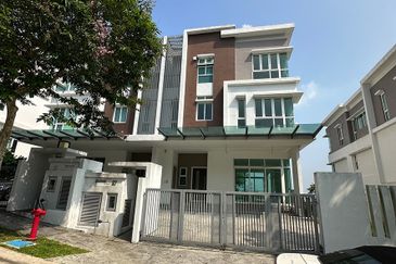 Rafflesia @ The Hill