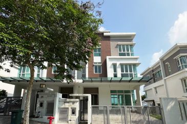 Rafflesia @ The Hill