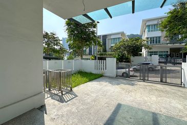 Rafflesia @ The Hill