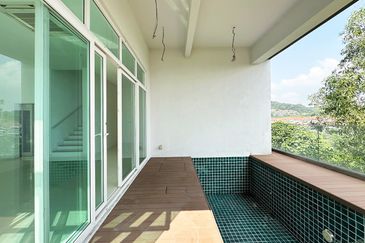 Rafflesia @ The Hill