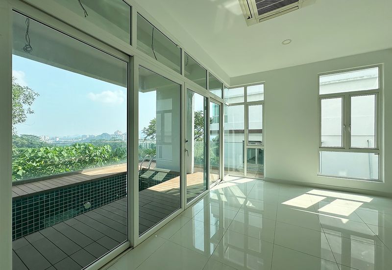 Rafflesia @ The Hill