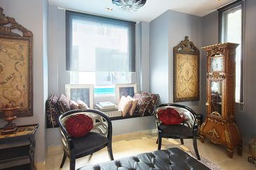 24 hours gated guarded modren 2 storey home with pool and 10 car parks