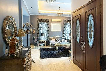 24 hours gated guarded modren 2 storey home with pool and 10 car parks