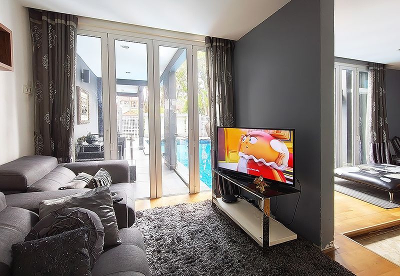 24 hours gated guarded modren 2 storey home with pool and 10 car parks