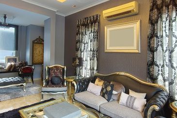 24 hours gated guarded modren 2 storey home with pool and 10 car parks