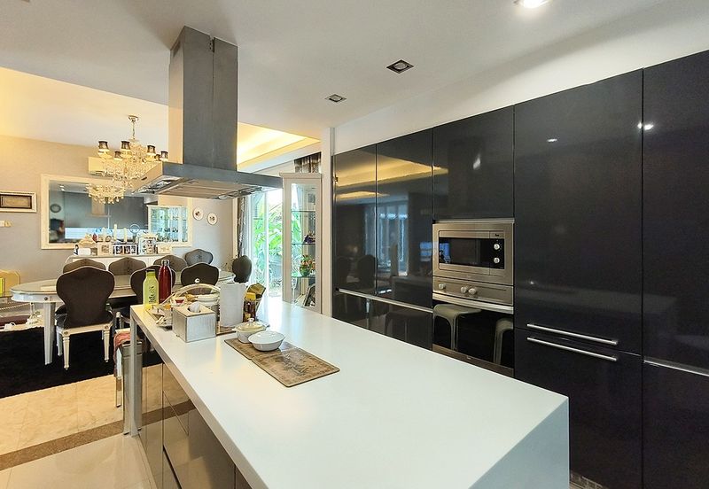 24 hours gated guarded modren 2 storey home with pool and 10 car parks