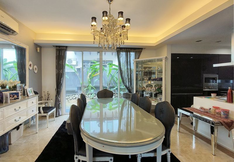 24 hours gated guarded modren 2 storey home with pool and 10 car parks