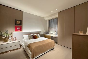 Exclusive sky semi-d. Freehold very low density - only 126 units with private lift land private obby, ev bay & extra store