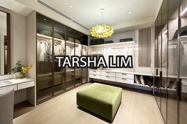 Freehold only 126 units with private lift lobby, ev bay & extra store