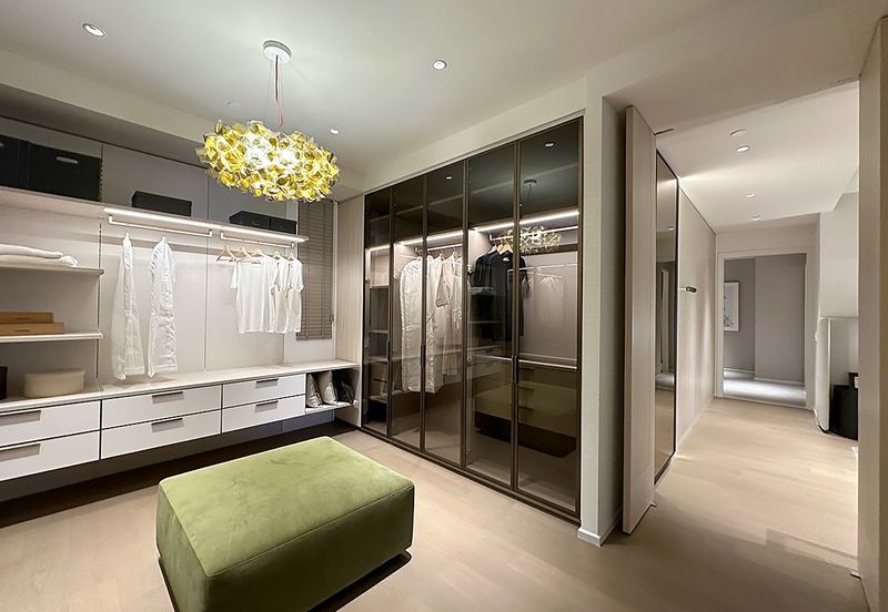 Freehold only 126 units with private lift lobby, ev bay & extra store