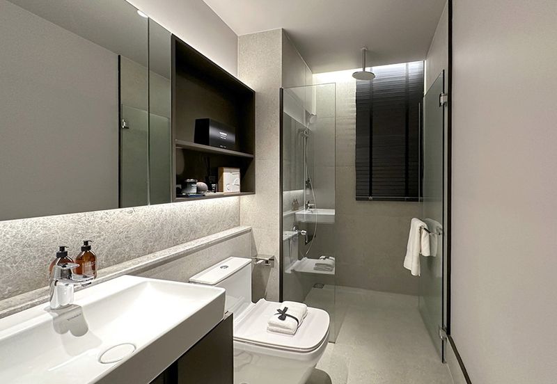 Freehold only 126 units with private lift lobby, ev bay & extra store