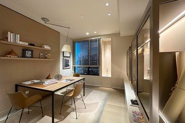 Freehold only 126 units with private lift lobby, ev bay & extra store