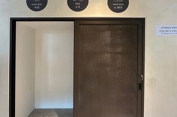 Freehold only 126 units with private lift lobby, ev bay & extra store