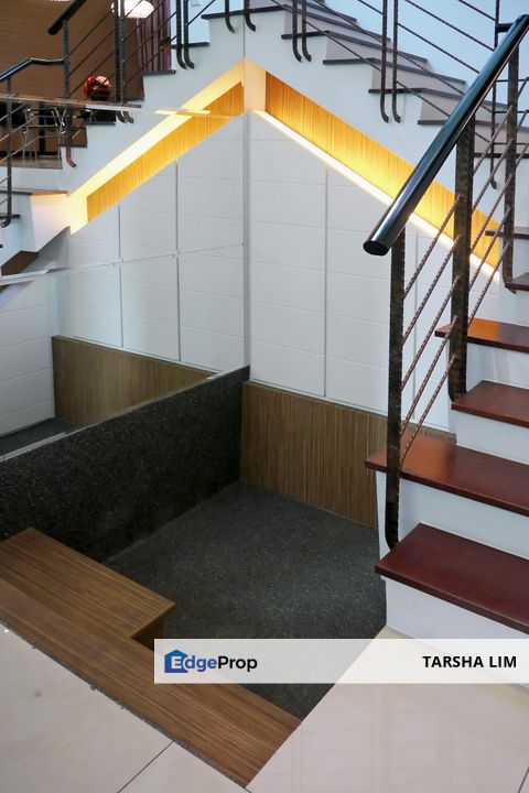 24 hours guarded community. Well renovated home with 3 living halls., Kuala Lumpur, Segambut