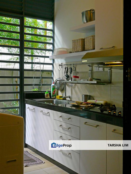 24 hours guarded community. Well renovated home with 3 living halls., Kuala Lumpur, Segambut