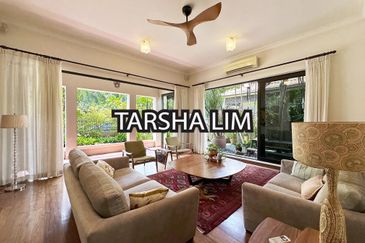 Unique E&O inspired resort home. Excellent structured ready to move in.