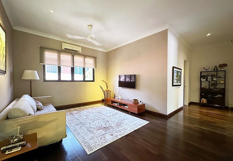 Unique E&O inspired resort home. Excellent structured ready to move in.