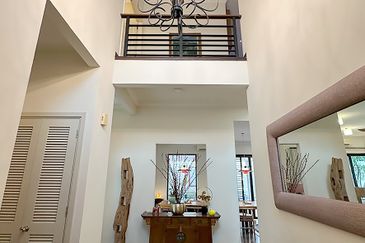 Unique E&O inspired resort home. Excellent structured ready to move in.