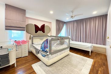 Rafflesia @ The Hill