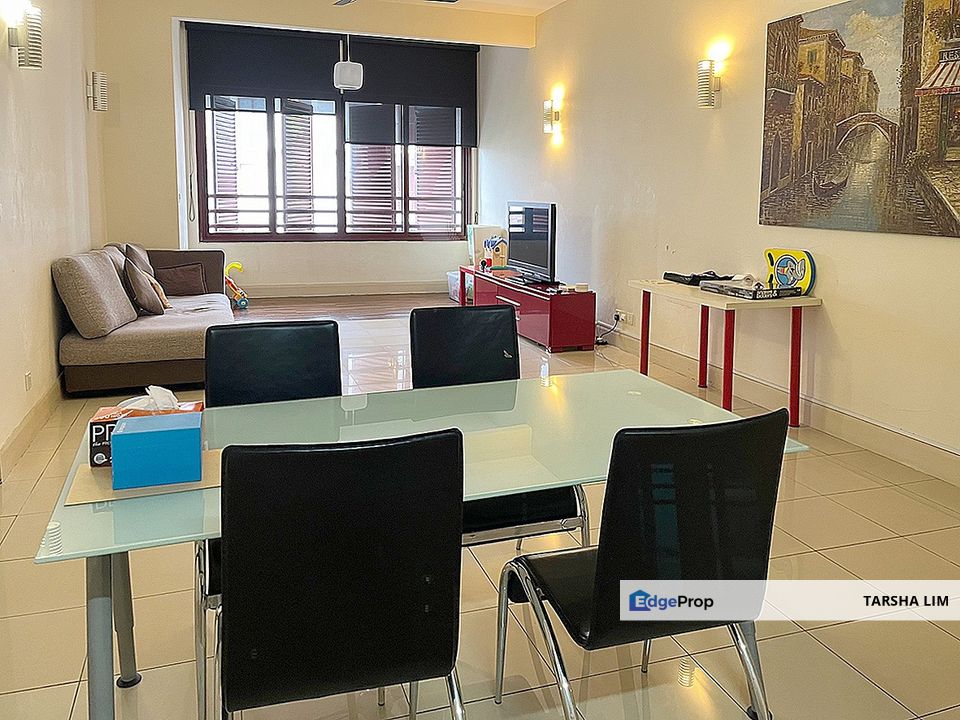 Spacious green facing home comes with well equipped dry & wet kitchen, Selangor, Mutiara Damansara