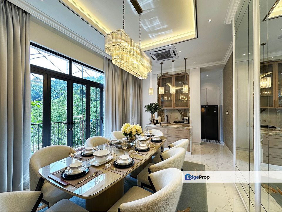 Rafflesia @ The Hill, Selangor, Damansara Perdana