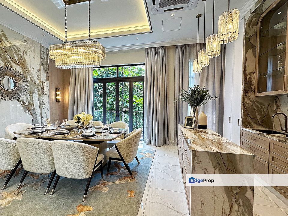 Rafflesia @ The Hill, Selangor, Damansara Perdana