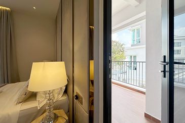 Rafflesia @ The Hill