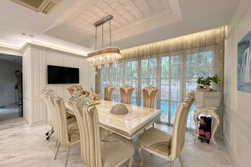 24 hours guarded bungalow with  6parking, pool, jacuzzi and smart home