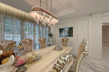 24 hours guarded bungalow with  6parking, pool, jacuzzi and smart home