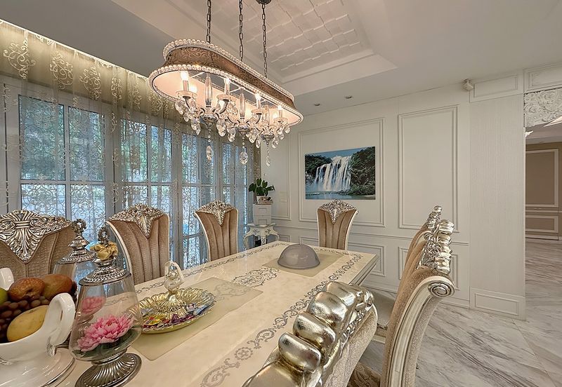 24 hours guarded bungalow with  6parking, pool, jacuzzi and smart home