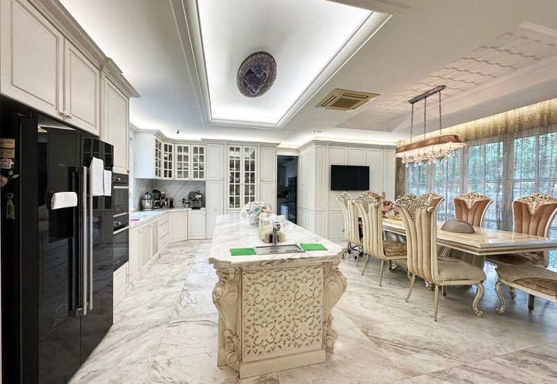 24 hours guarded bungalow with  6parking, pool, jacuzzi and smart home