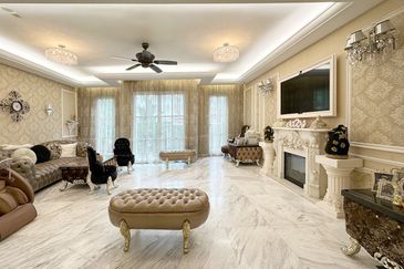 24 hours guarded bungalow with  6parking, pool, jacuzzi and smart home