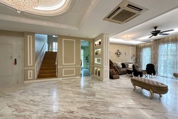 24 hours guarded bungalow with  6parking, pool, jacuzzi and smart home