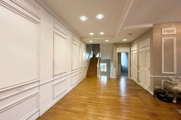 24 hours guarded bungalow with  6parking, pool, jacuzzi and smart home