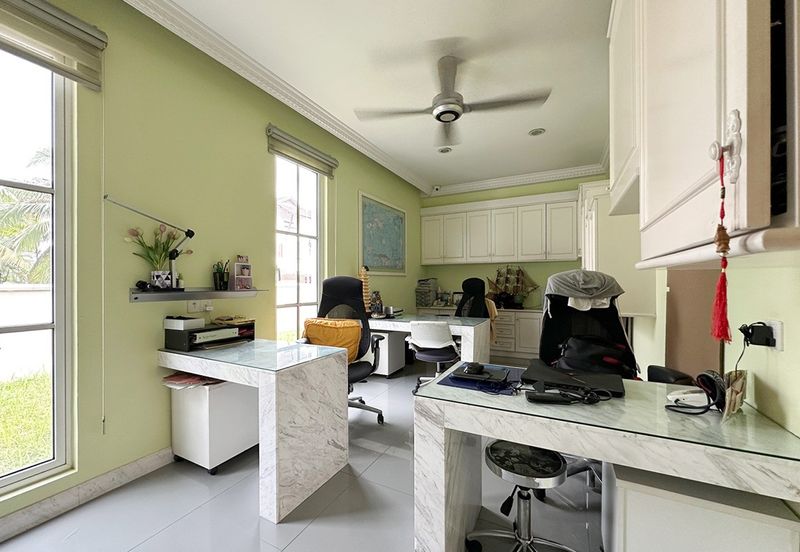 24 hours guarded bungalow with  6parking, pool, jacuzzi and smart home