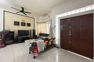 24 hours guarded community safe and quiet all time