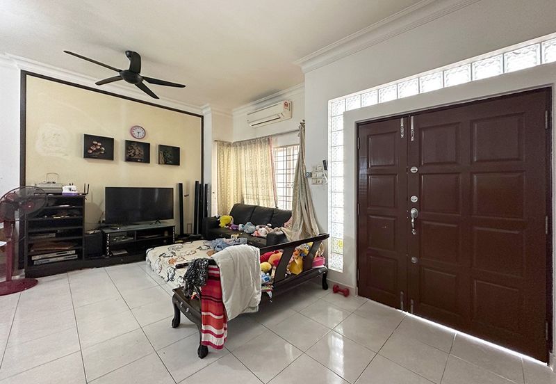 24 hours guarded community safe and quiet all time