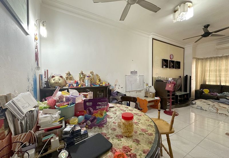 24 hours guarded community safe and quiet all time