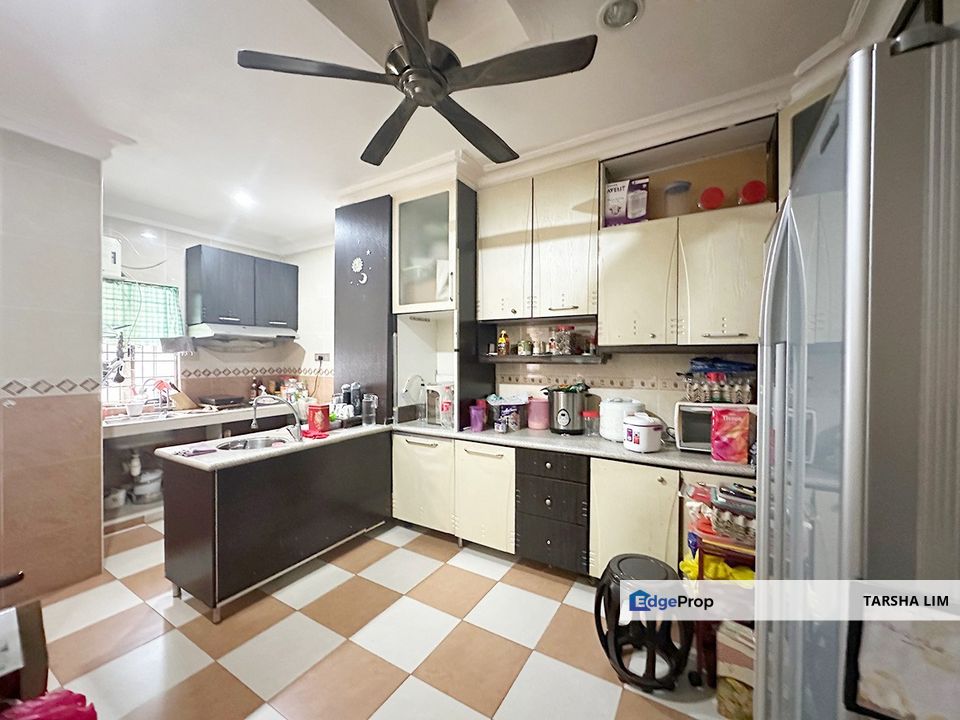 24 hours guarded community safe and quiet all time, Selangor, Mutiara Damansara