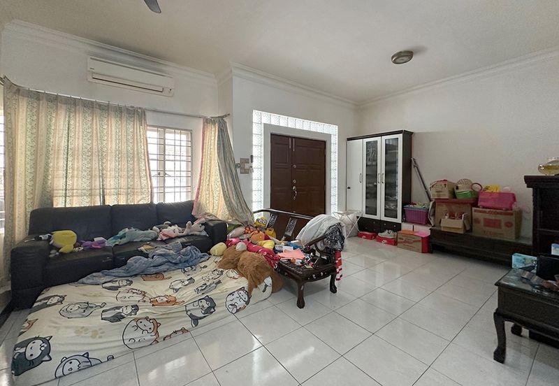 24 hours guarded community safe and quiet all time