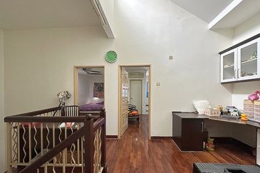 24 hours guarded community safe and quiet all time