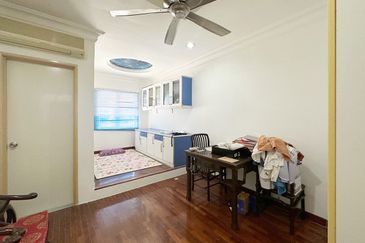 24 hours guarded community safe and quiet all time