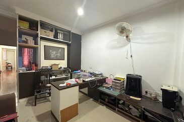 24 hours guarded community safe and quiet all time